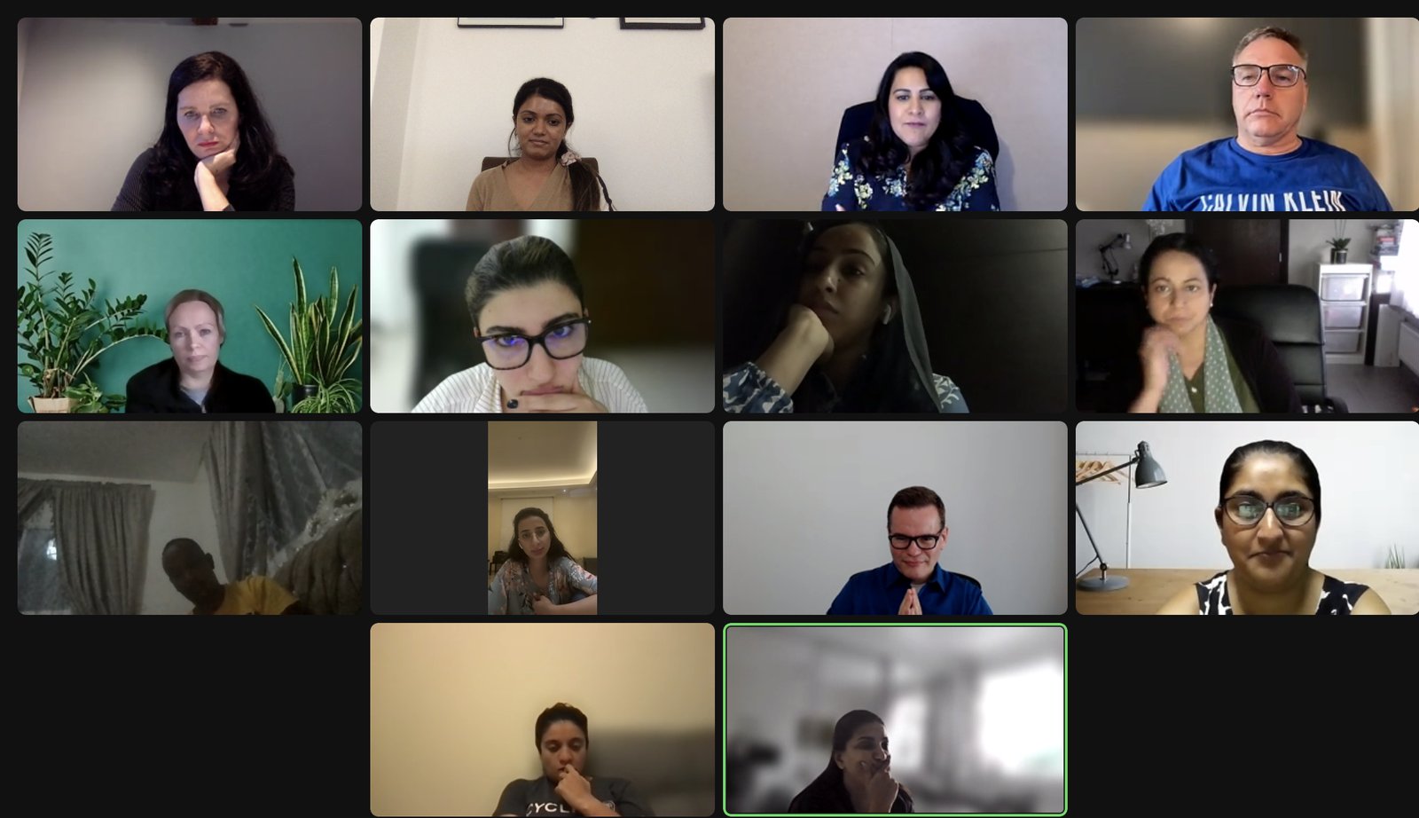 Live cohort class on Zoom - close view